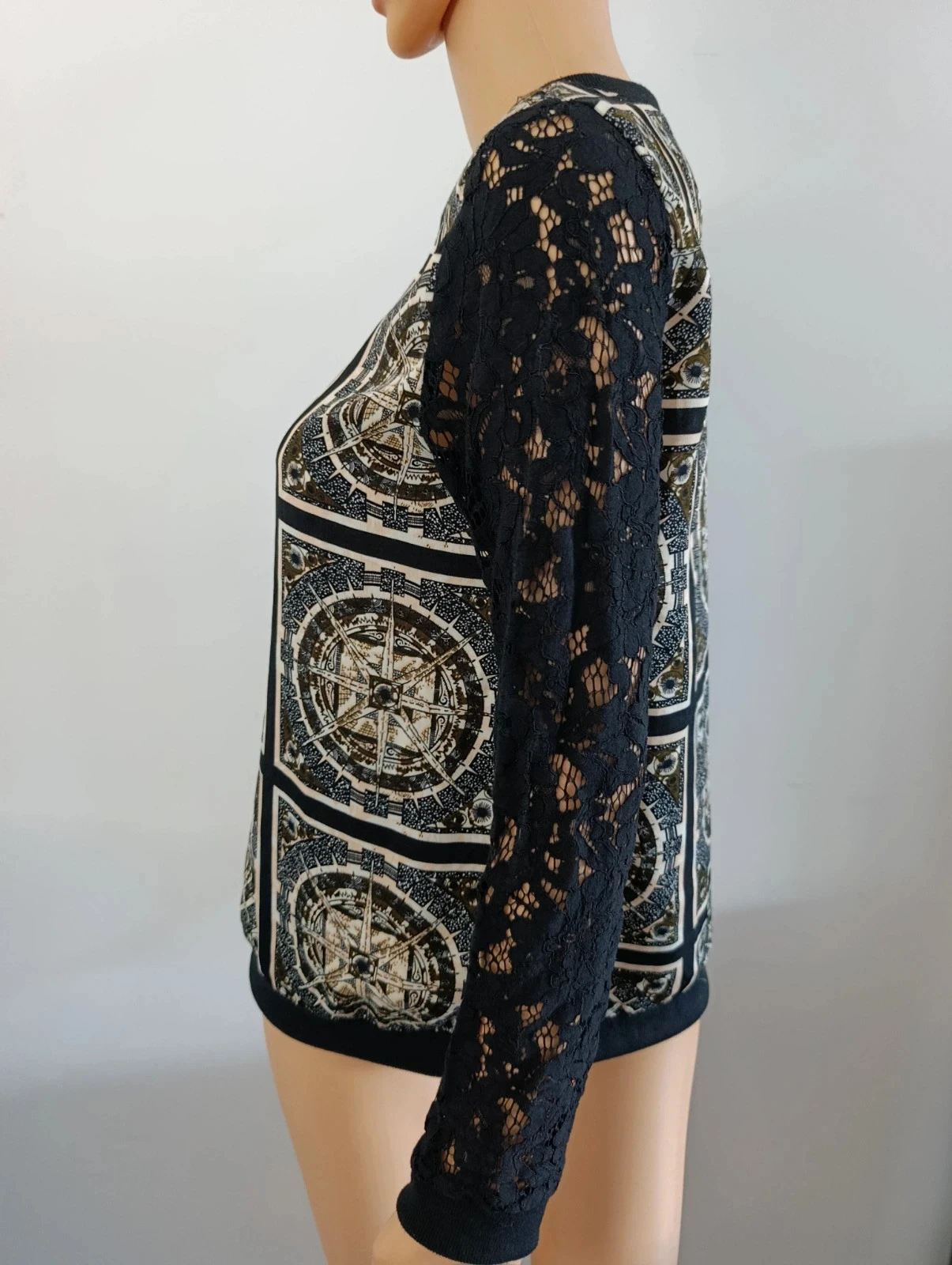 By Swan Paris women's fine black size S sweater with graphic print and lace sleeves – photo 5